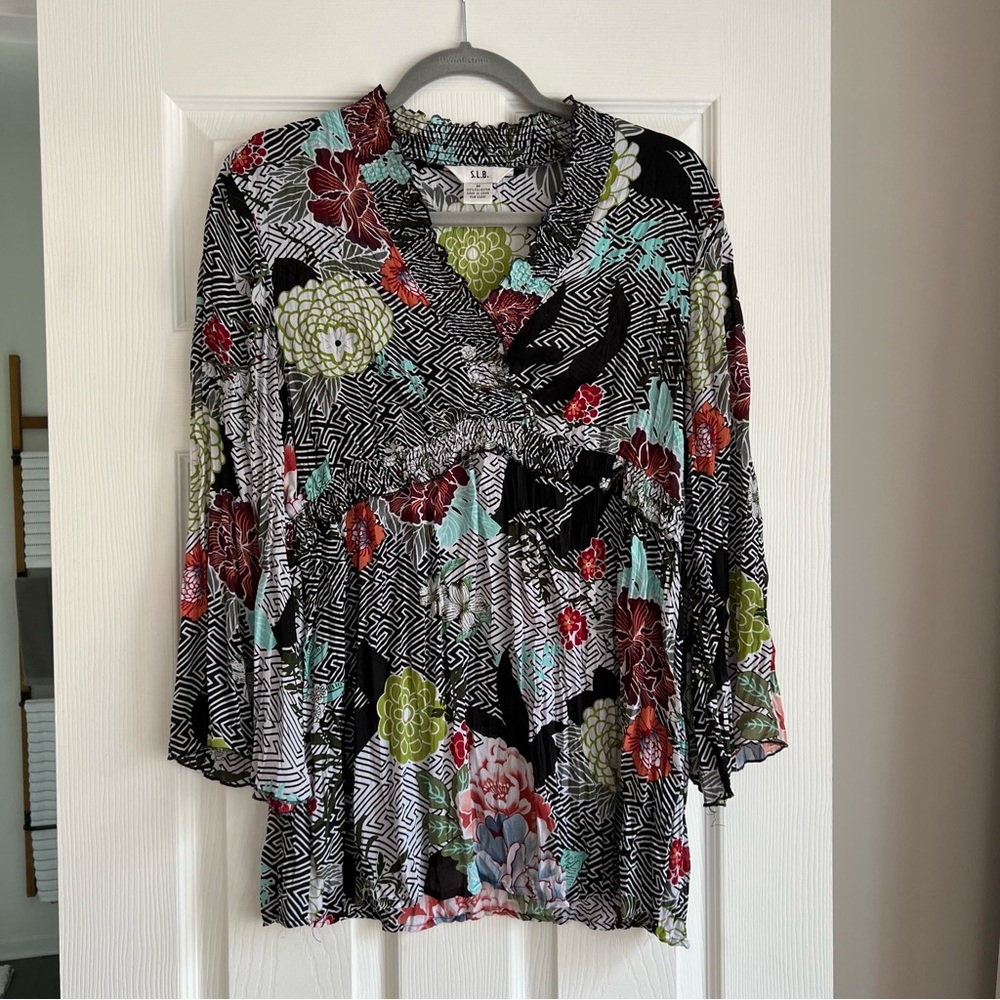 SLB ladies flowy blouse, size medium